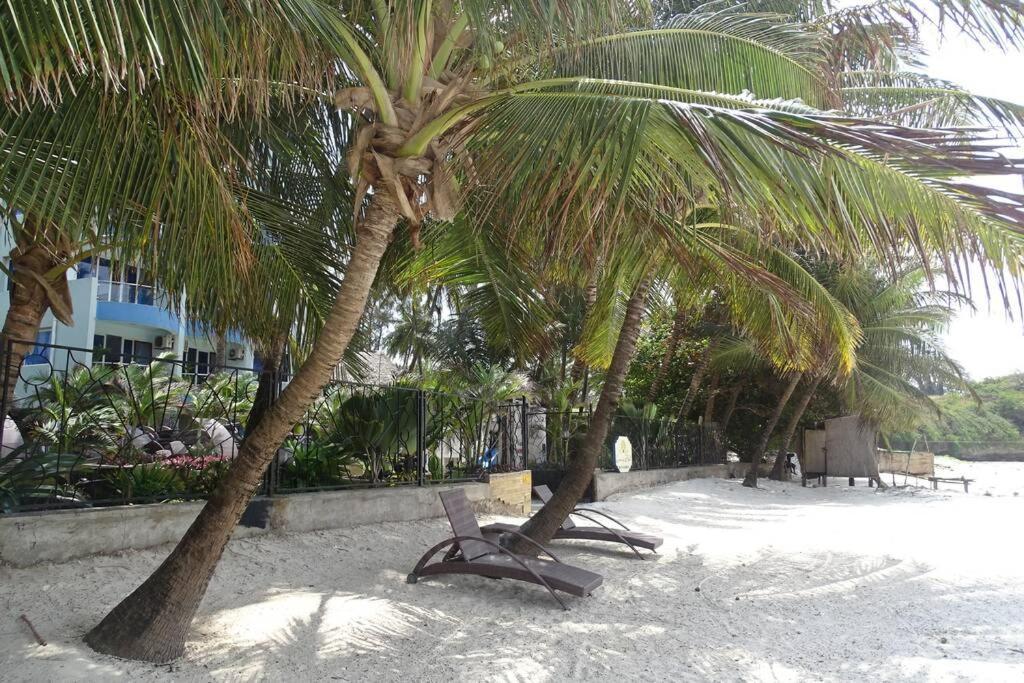 Cowrie Beach Haven Studio Apartman Mombasa Kültér fotó